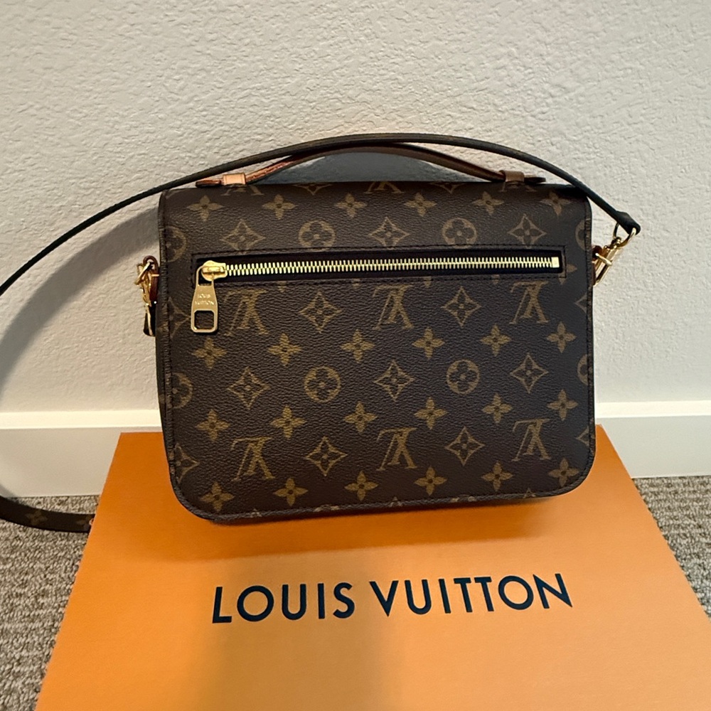 Louis Vuitton Pochette metise Brown Monogram Crossbody Bag - Picture 4 of 7